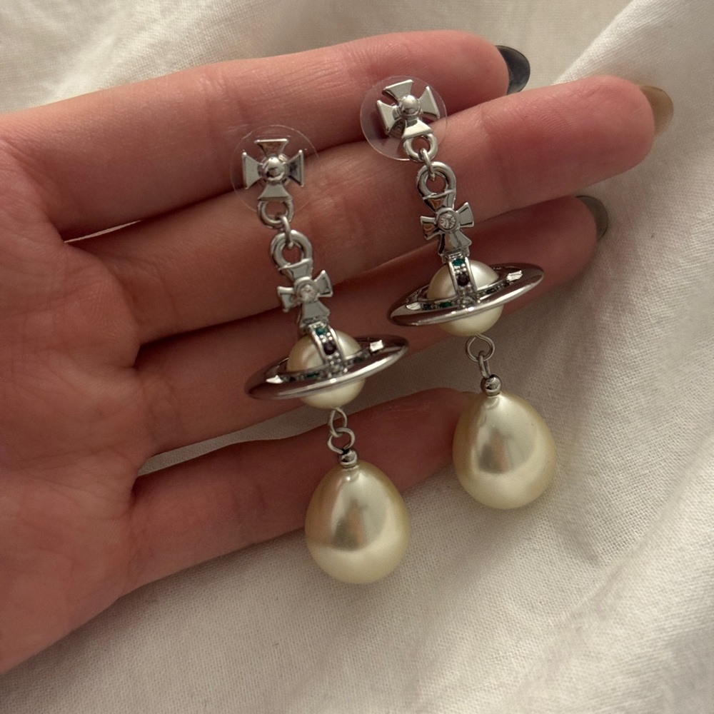 Elegant Silver and Cream Drop Earrings